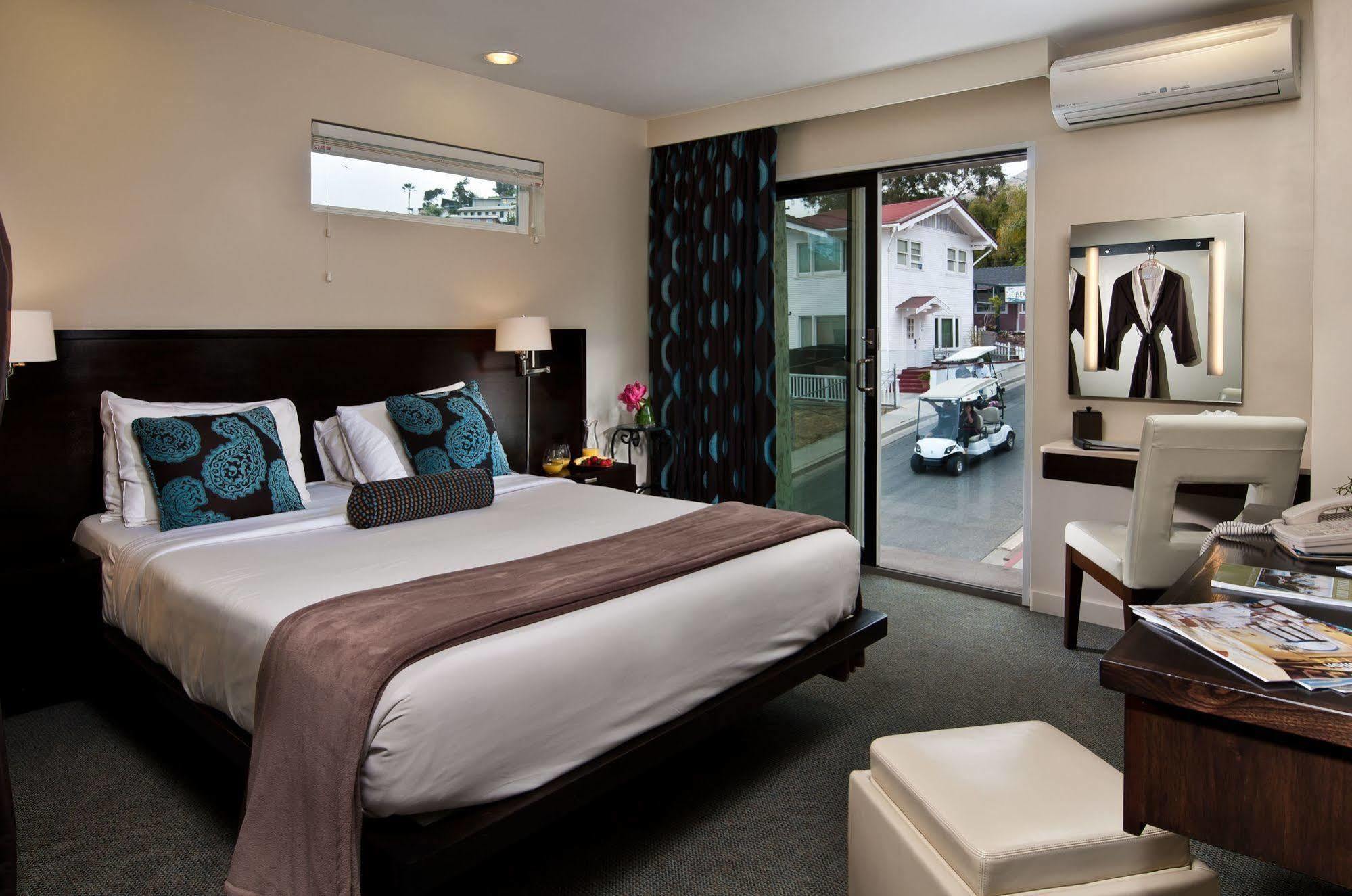 Aurora Hotel Avalon Bagian luar foto